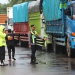Polres Banyuasin Kandangkan Truk Tonase Besar yang Ngeyel Beroperasi di Musim Mudik