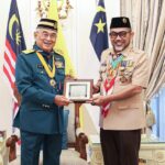 Gubernur Jambi Raih Penghargaan Tertinggi Bintang Semangat Rimba dari Pengakap Malaysia